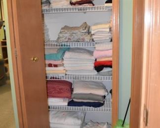 LInens, Towels, Sheets, Washcloths, Pillow Cases