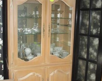 ethan allen display cabinet
