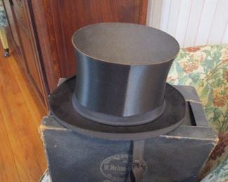 Collapsible top hat