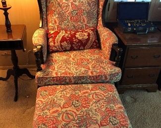 Pretty picture wing back chair with ottoman