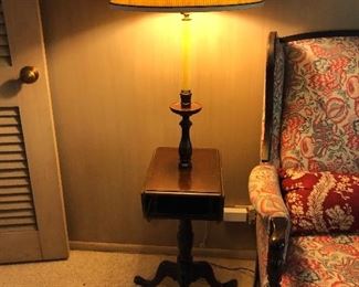 Side table floor lamp