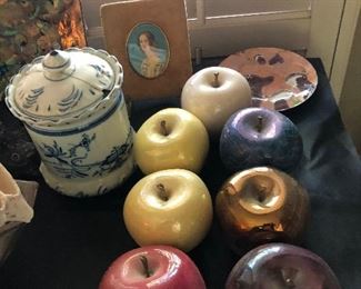 Porcelain apples