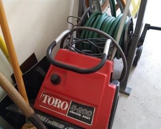 Toro snowblower
Ready to go for the winter!!