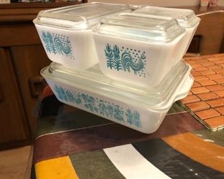 PYREX REFRIGERATOR SET