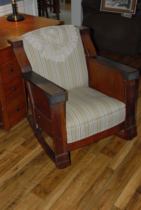1930s Oak Arts and Crafts/ Mission Chair