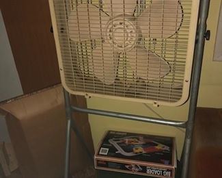 BOX FAN ON STAND