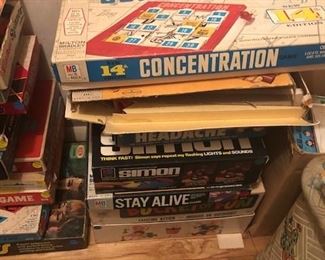 GAMES CONCENTRATION  SIMON  STAY ALIVE