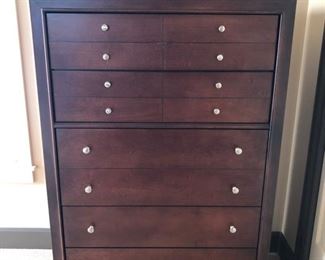 Basset Furniture Dresser with silver tone hardwares.