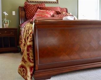 Queen size Sleigh Bed 