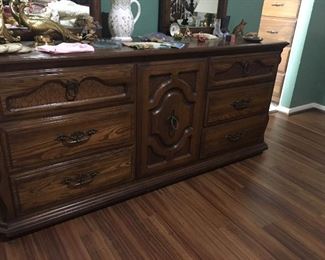 Beautiful Dresser in great condition