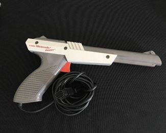 Nintendo Zapper gun (1985)