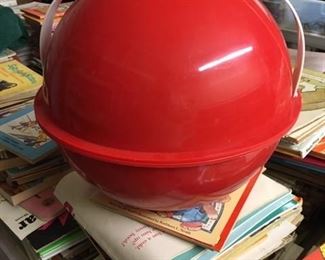 another cool mid century picnic set. 