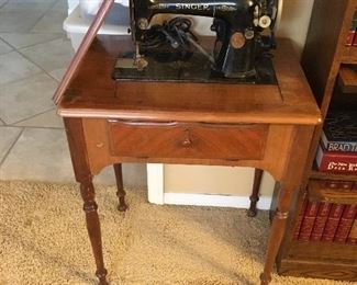 Very nice antique Singer sewing machine