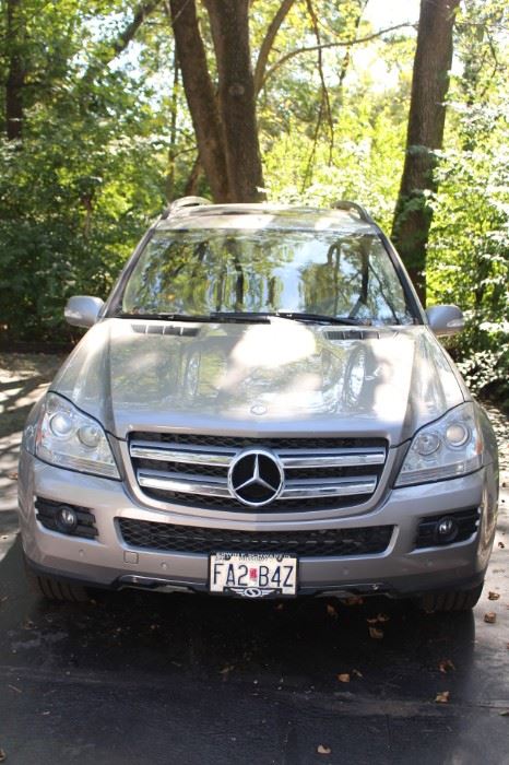 If you have always wanted to own a Mercedes Benz , here is your chance!  This sweet ride is priced at $9,500.00.   2008  Mercedes Benz GL450 SUV.  123,XXX miles, 4.78 V8 w 32V and DOHC    7 speed Automatic     All wheel drive,   7,500 lb. tow cap.