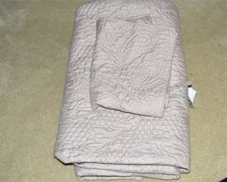 95. Quilted Blanket and Pillow Sham