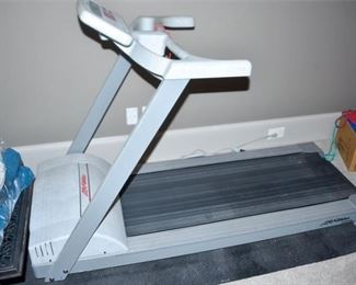 171. Life Fitness 5500 HR Treadmill