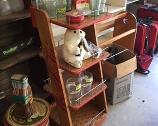 Garage - Coca Cola shelf & items