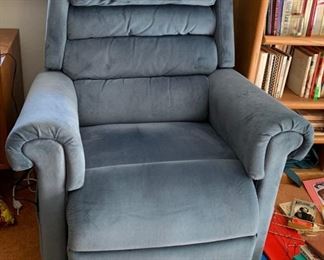 Lift Chair in Excellent Condition
