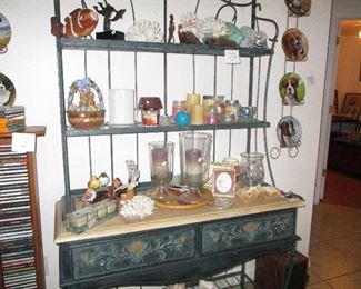 Baker's rack and coral w/figurines
