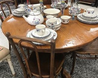 Pedestal oak Table & chairs- set of Lenox dishes