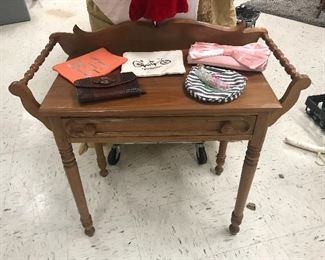 Table with accessories 