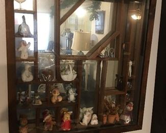 Miniature curio cabinet, miniatures