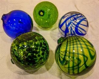 Italian blown-glass decorative balls in the style of Japanese fishing balls. Silent Auction.