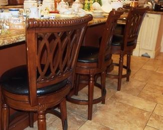set of 3 nice Kitchen Stools