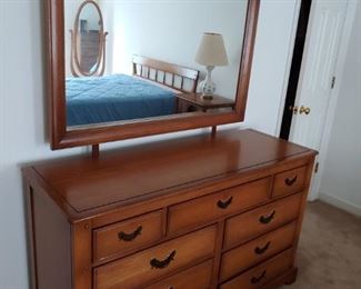 Link-Taylor Dresser with Mirror