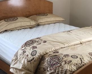 Queen bedding