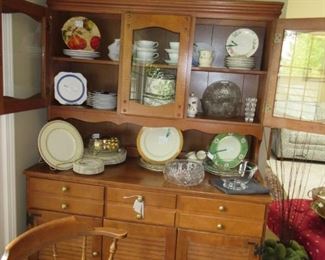 Maple Hutch