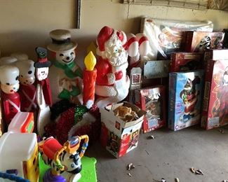 Outdoor holiday decor 