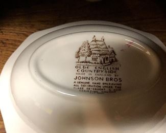 Olde English Countryside Johnson Bros dish set