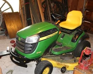 barely used John Deere E140 lawn tractor