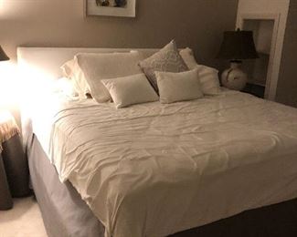 King size bed 
