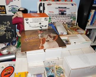 Lots Padres and Baseball memoribilla and sports trading cards