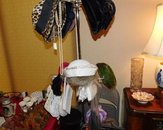 many vintage ladies hats