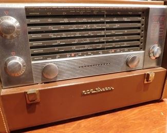 vintage RCA Victor Shortwave radio