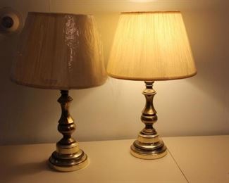 Brass table lamp set
