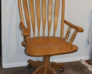 Tendler Swivel/Tilt Wooden Chair w/Castors
