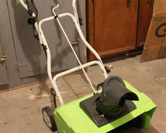 Green Works Electric  Snow Thrower
