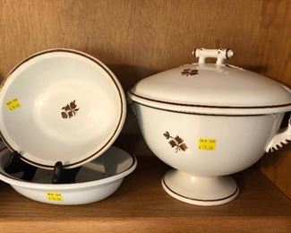 Tea Leaf ironstone footed round tureen, bowl