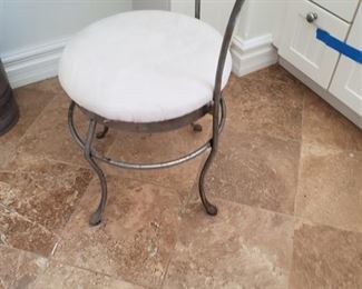 https://www.grasons.com/wp-content/uploads/2019/10/20191007-123904-542237-catyAxi6.jpg