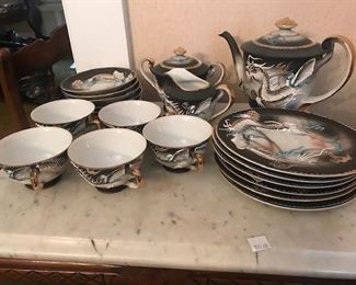 Rare Dragonware with Geisha Girl in Bottom