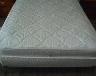 Mechanical mattress set