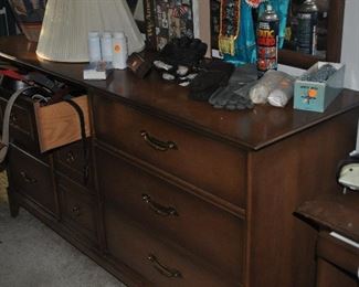 Broyhill dressser