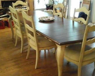 Country French dining table with 6 chairs and 1 leaf