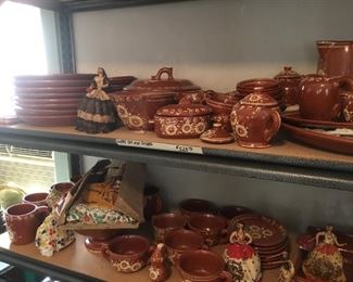 Very large set of pottery