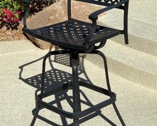 4 Patio Counter Height Swivel Stools/Chairs	45x24x21 seat height: 31in	HxWxD