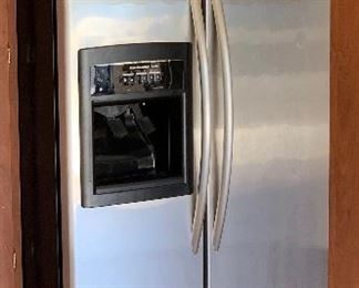 KitchenAid Side by Side Refrigerator KSRA25ILSS13	70x36x36in	HxWxD